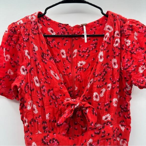 Free People Jinx Red & White Floral Print Cut Out Tie Front Romper Dress Size 4 - Picture 4 of 12